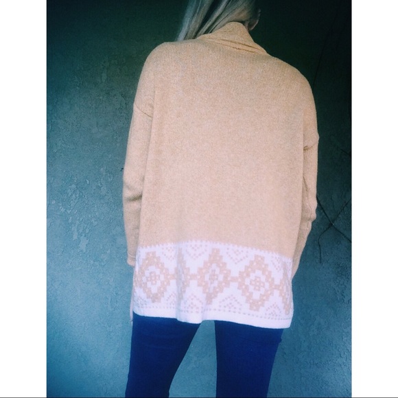 Yellow white Aztec Old Navy cardigan jacket - Picture 3 of 4